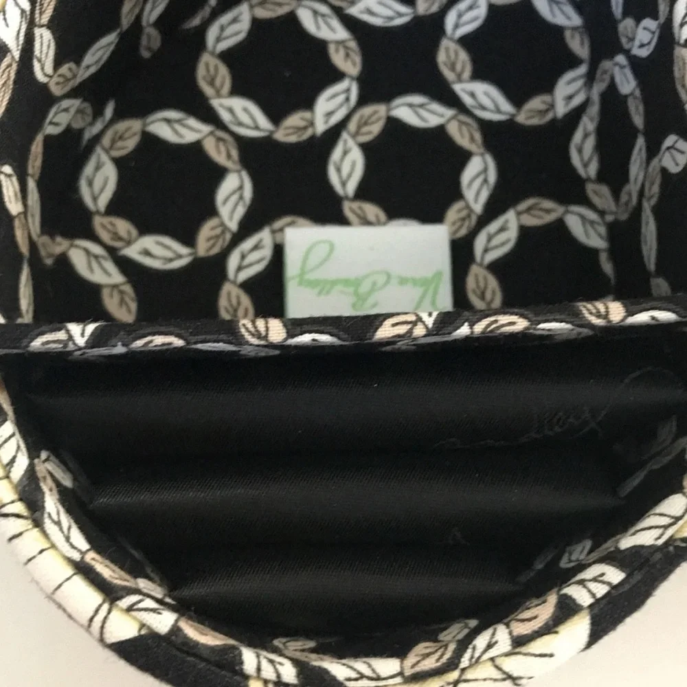 VERA BRADLEY From My Heart Jewelry Case - CAMELLIA Black & White. Discontinued.